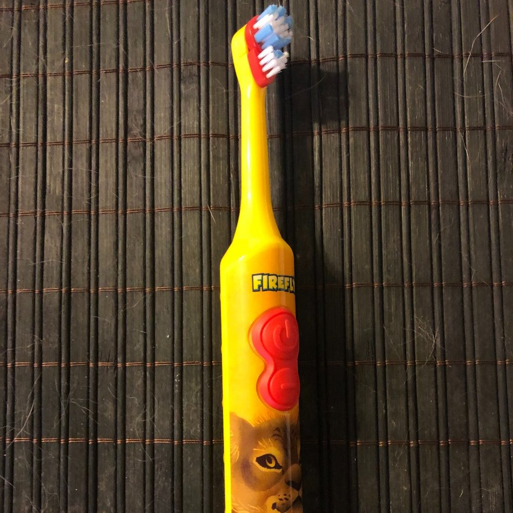 KIDS BATTERY POWERED  TOOTHBRUSH